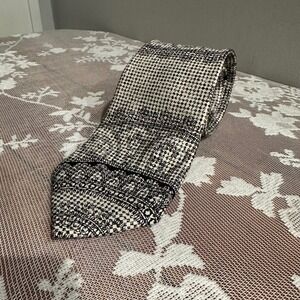 Vintage Yves Saint Laurent Necktie Mens OS Cream Black Silk Medallion Pattern